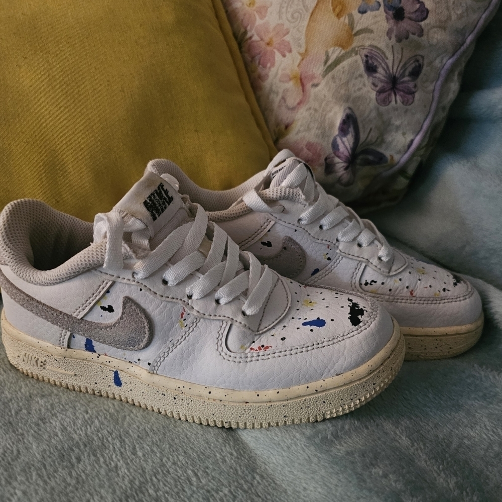 Nike Paint Splatter and White Sneakers Classic Design - Picture 1 of 7